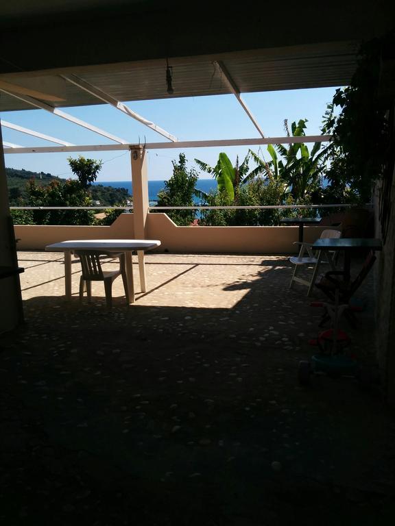 Varagoulis Giannis & Lenas Apartments Paramonas エクステリア 写真